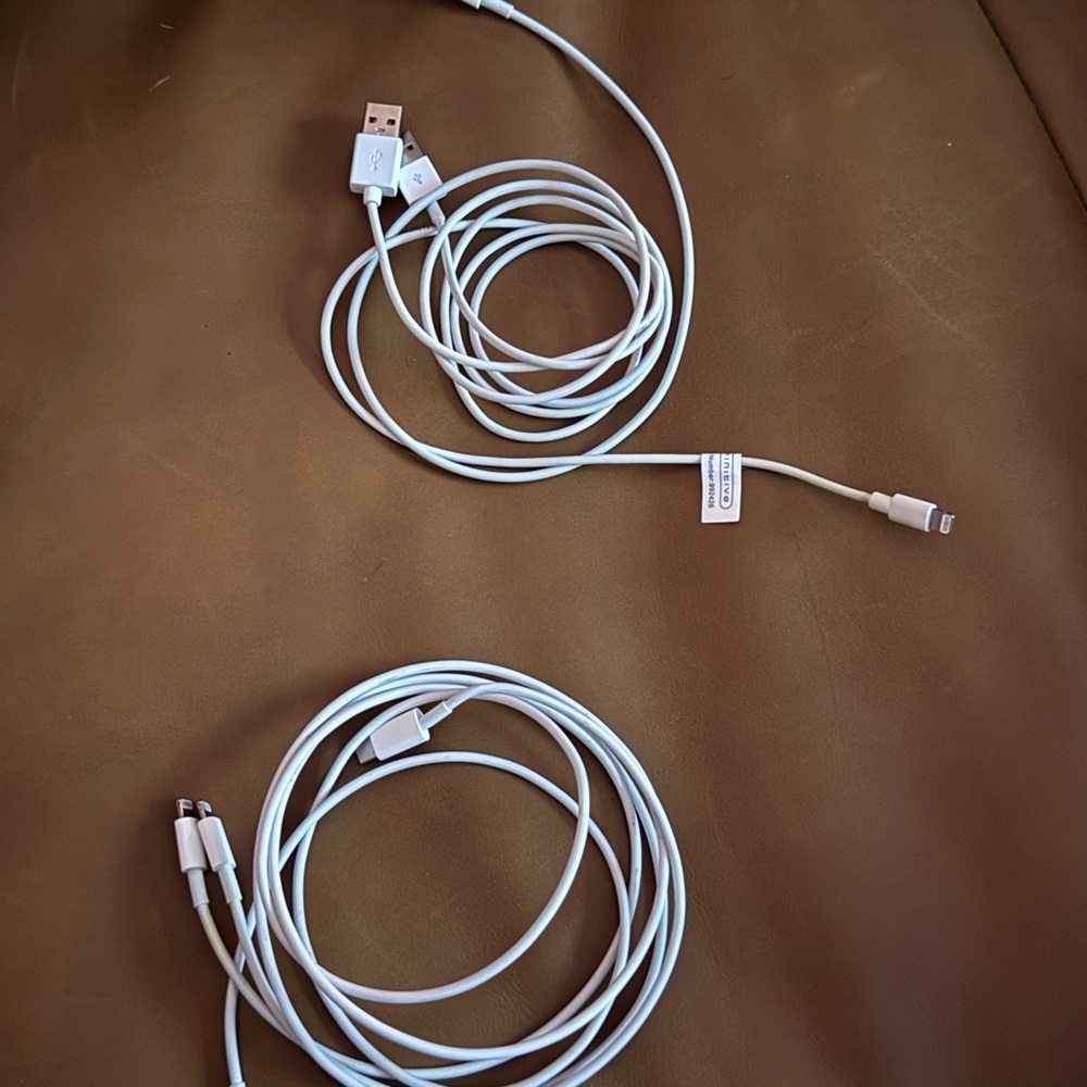 4 Apple iPhone Lightning White Charging Cables USB, USB-C